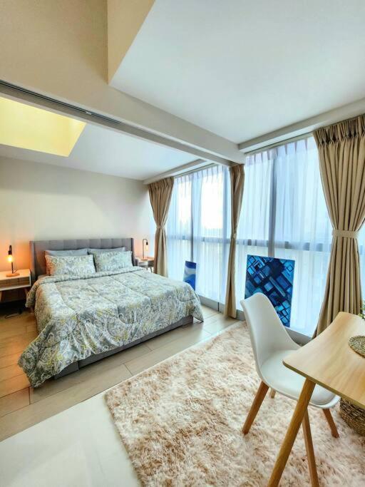 Cosy Executive 1 Bedroom Uptown Parksuites Ultra Fast Internet Μανίλα Εξωτερικό φωτογραφία