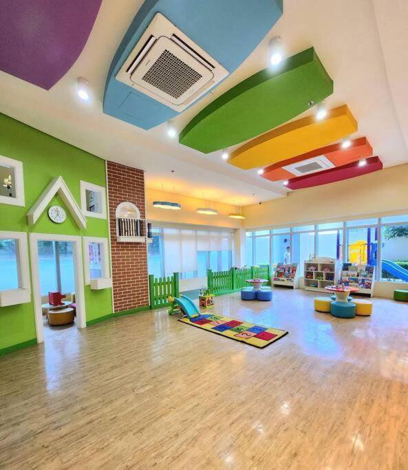 Cosy Executive 1 Bedroom Uptown Parksuites Ultra Fast Internet Μανίλα Εξωτερικό φωτογραφία