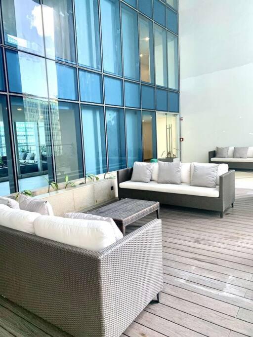 Cosy Executive 1 Bedroom Uptown Parksuites Ultra Fast Internet Μανίλα Εξωτερικό φωτογραφία