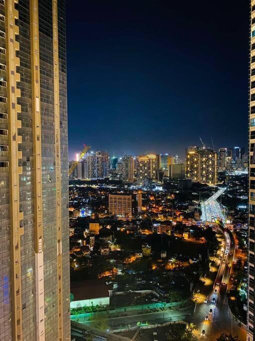 Cosy Executive 1 Bedroom Uptown Parksuites Ultra Fast Internet Μανίλα Εξωτερικό φωτογραφία
